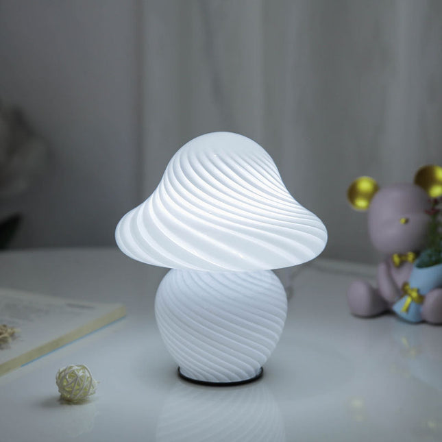 Lasinen sienenmuotoinen design pöytälamppu