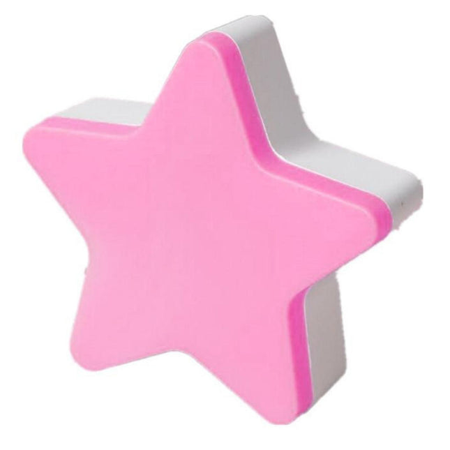 Tähdenmuotoinen LED-yövalo pistorasiaan