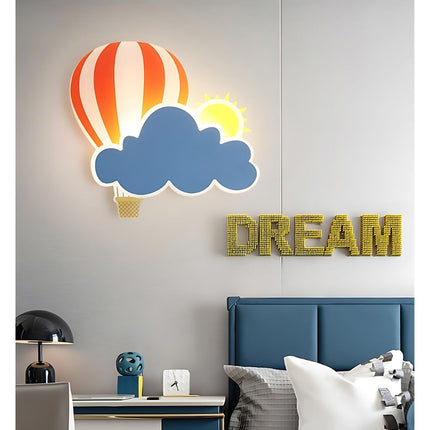 Kuumailmapallo ja pilvi seinävalo lapsille