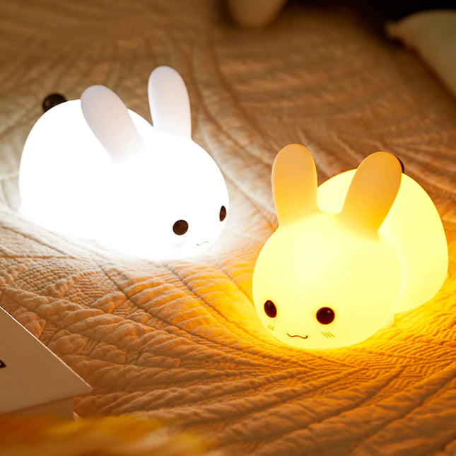 Kosketuksella säädettävä silikoninen pupu-yövalo