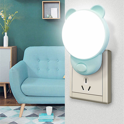 Nalle pistorasia yövalo sininen tai vaaleanpunainen