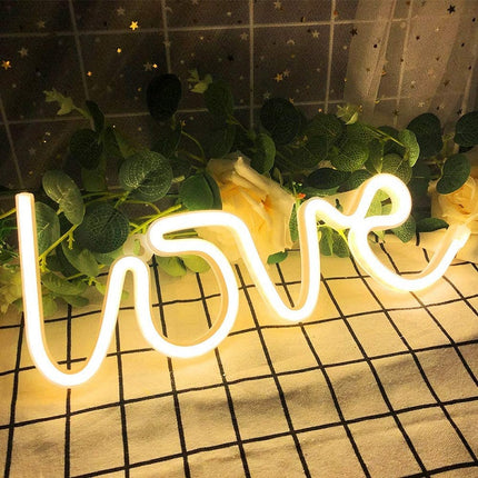 Love-teksti LED-neonvalokyltti sisustukseen