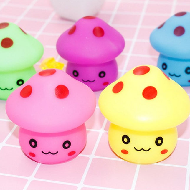 Pieni sienenmuotoinen yövalo lapsille