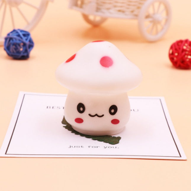 Pieni sienenmuotoinen yövalo lapsille