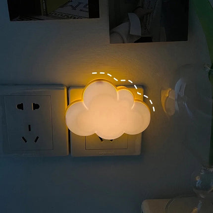 Pilven muotoinen LED-yövalo pistorasiaan