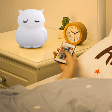 Ladattava pöllö yövalo kaukosäätimellä