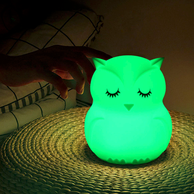 Ladattava pöllö yövalo kaukosäätimellä