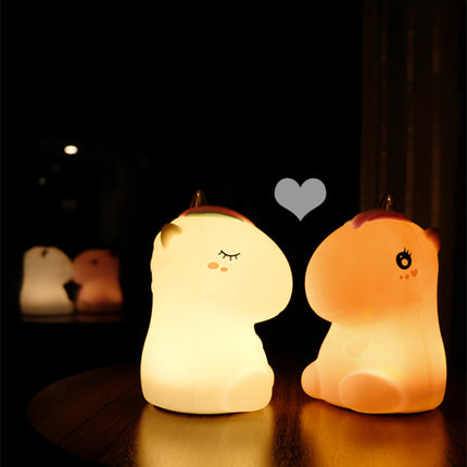 Ladattava silikoni yksisarvis-yövalo väreillä