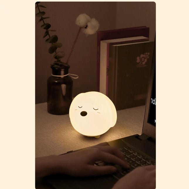 Mukava koiranpentu yövalo lastenhuoneeseen