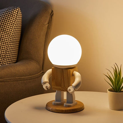 Puinen robotti design-yövalo lastenhuoneeseen