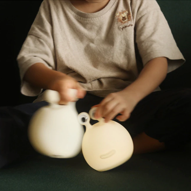 Ladattava etana yövalo imetykseen kosketuksella