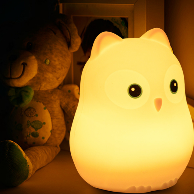 Pehmeä silikoninen pöllö-yövalo kaukosäätimellä