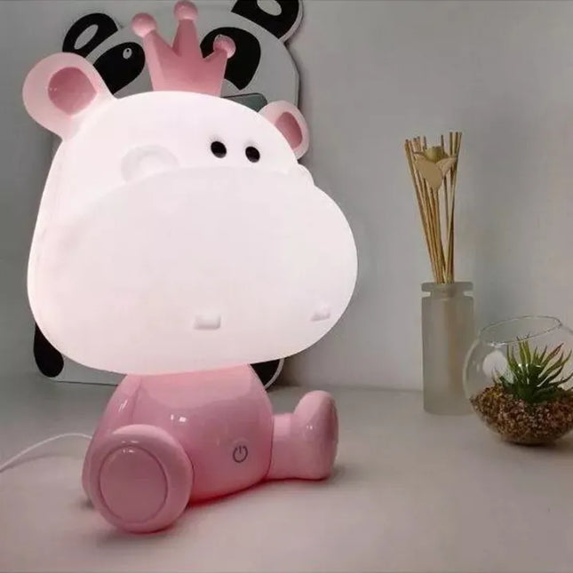 Söpö virtahepo-yövalo lapsille kosketustoiminnolla