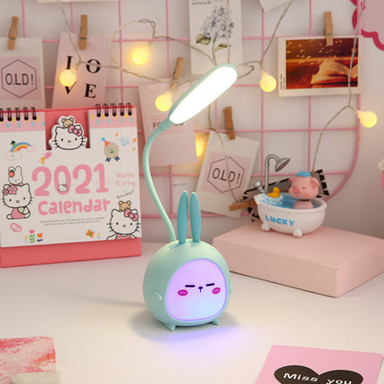 Pupu-pöytälamppu yövalolla lastenhuoneeseen