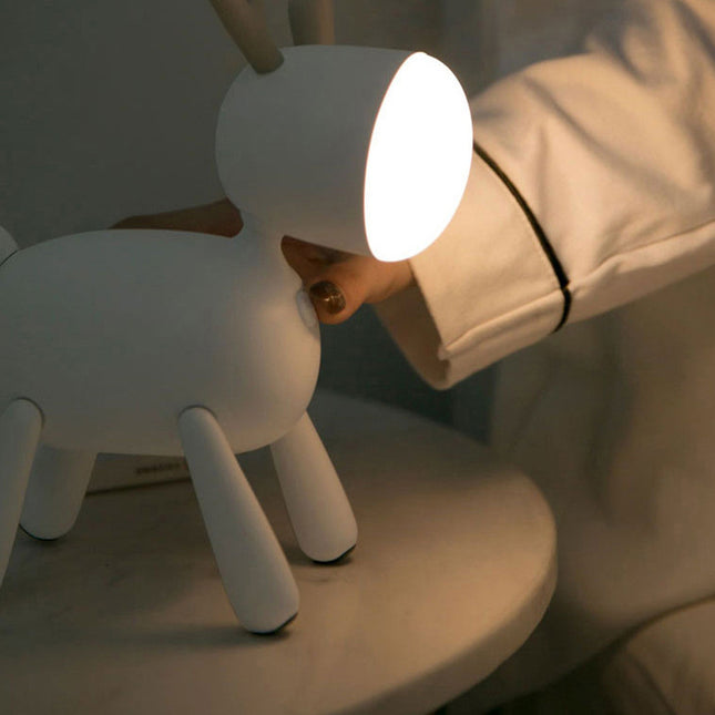 Moderni peuran muotoinen LED-pöytävalaisin