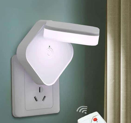 Kaukosäädettävä seinäyövalo suoraan pistorasiaan