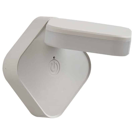 Kaukosäädettävä seinäyövalo suoraan pistorasiaan